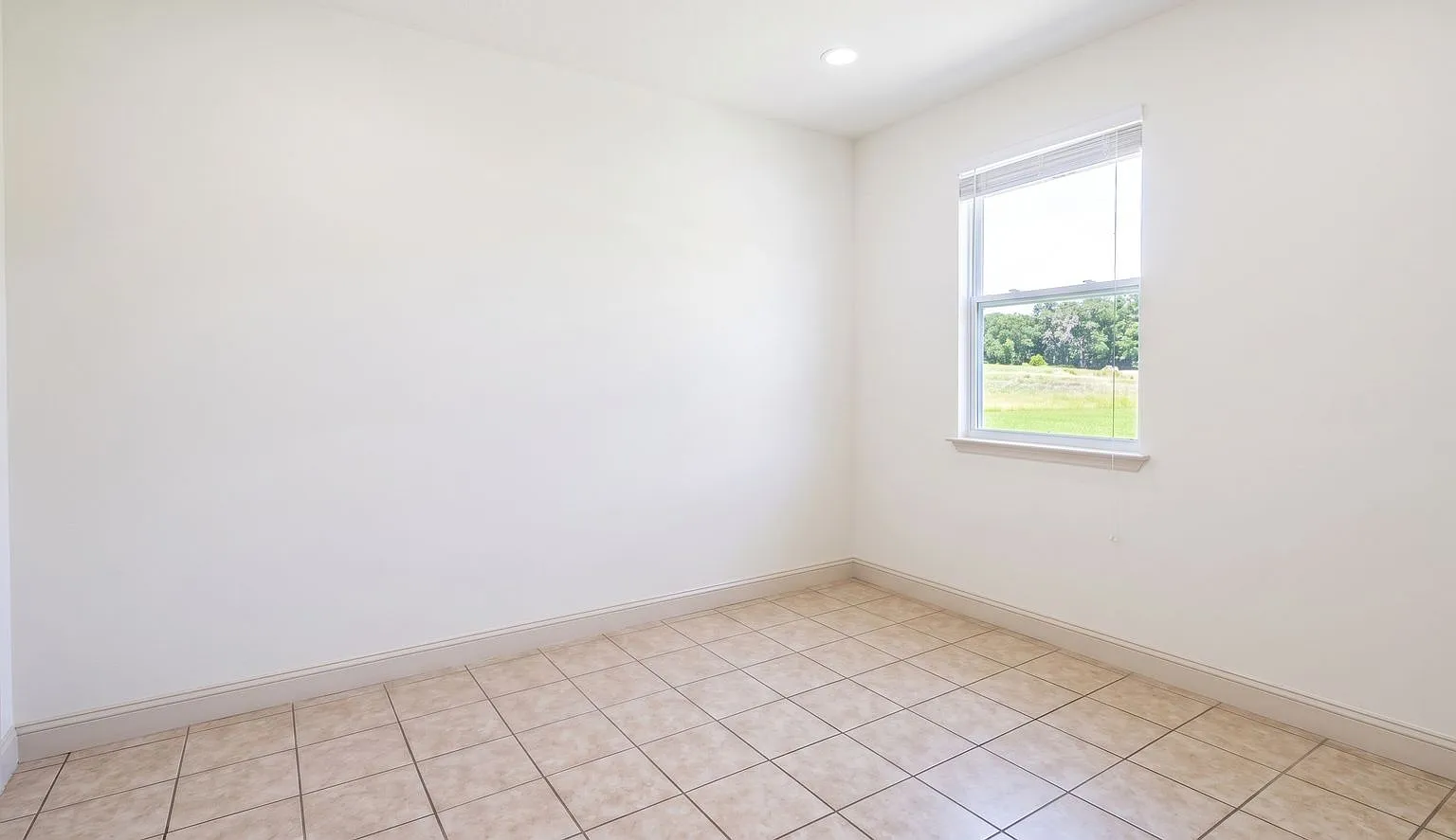 3rd Ave Apt — Photo 3