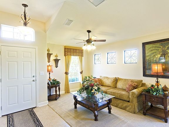 Formal Living / Entryway