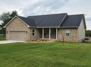 210 Peaceful Meadow Ln, Paris, TN 38242