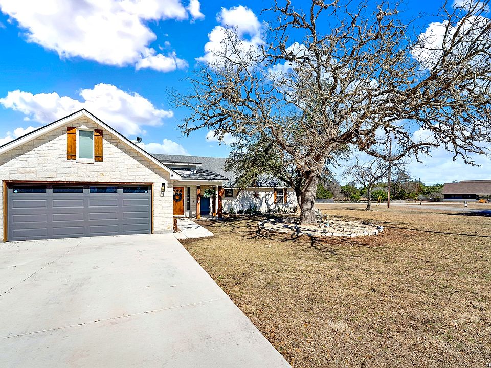 1st image of 106 Tawny Oak