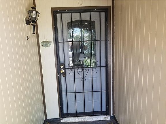 3rd image of 1721 Robert Wynn St