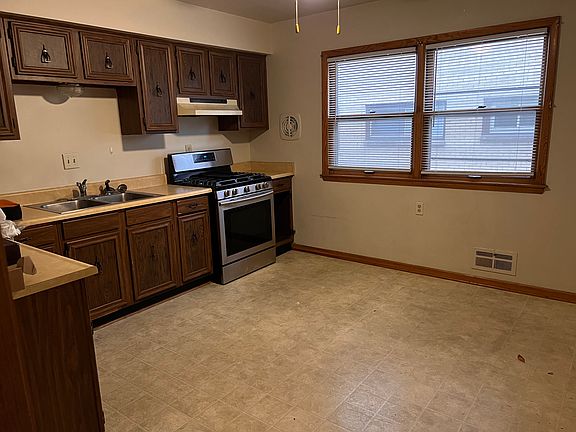 3rd image of 2400 W Bolivar Ave #1