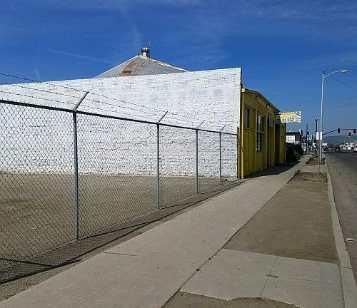 4th image of 299 S Main St