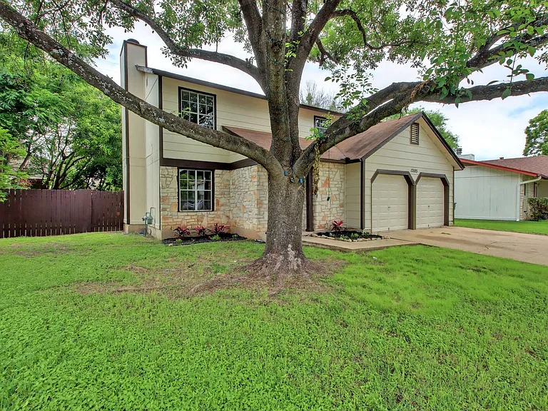 13185 Mill Stone Dr — Photo 2