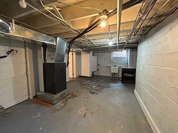 3rd image of 565 Kelso Rd