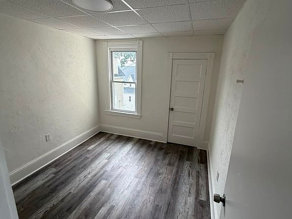 5th image of 256 Farnham St Floor 3