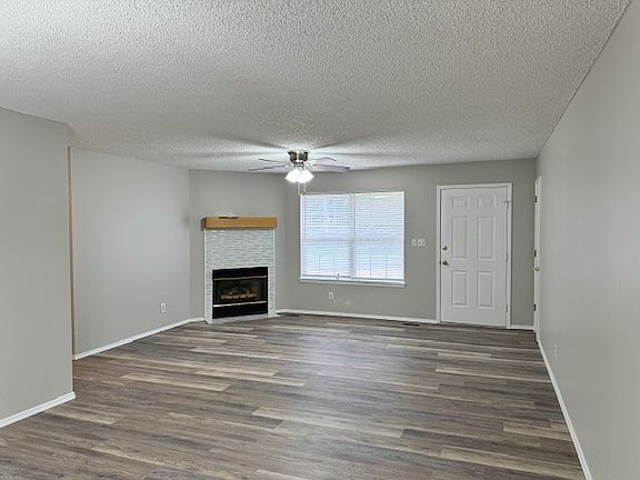 3rd image of 7 Weston Ln