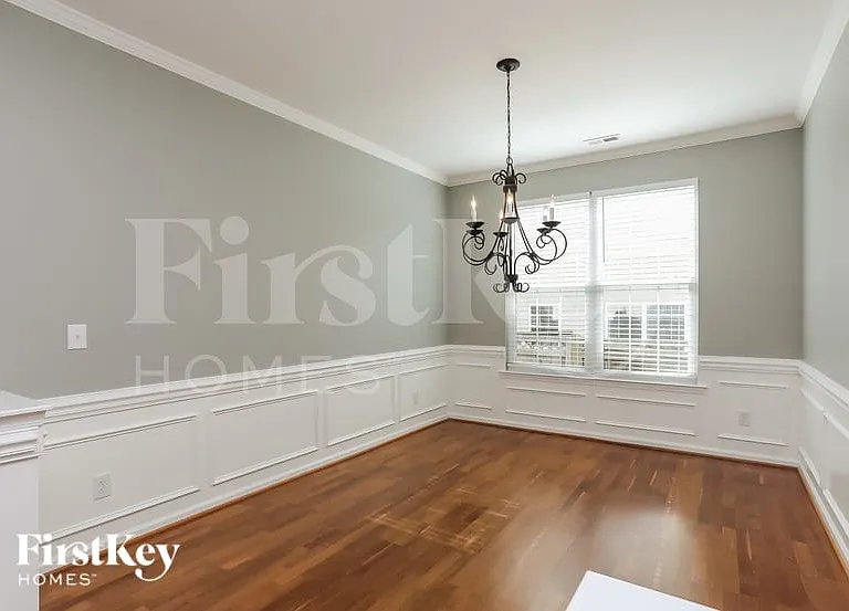 2114 Feather Ridge Dr — Photo 5