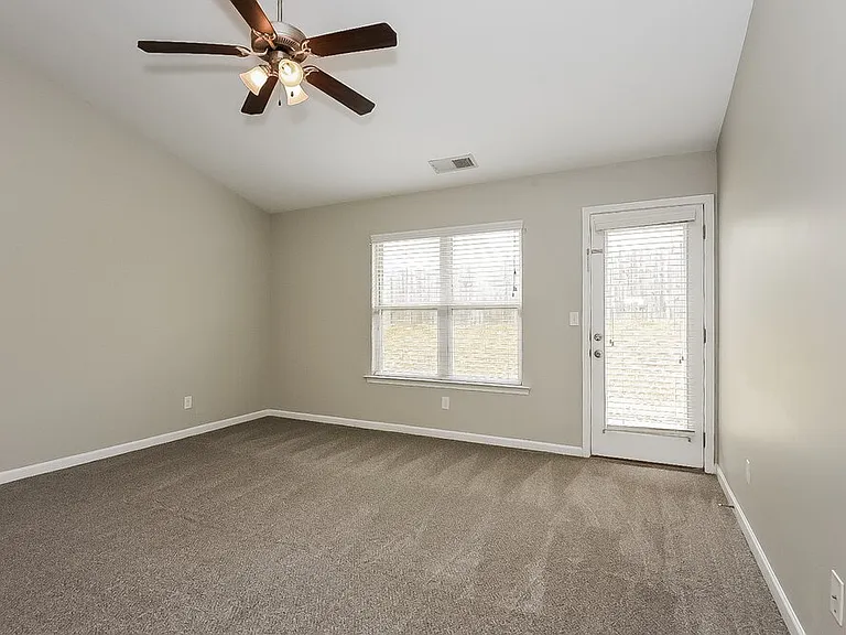 138 Hill Side Way — Photo 4