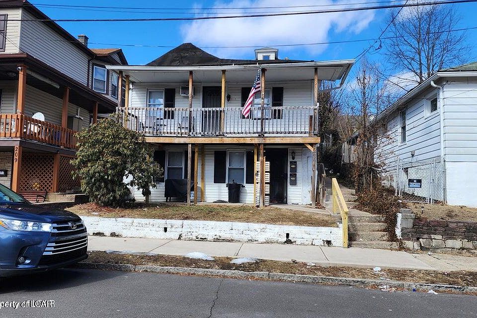 1st image of 207 Bauer St