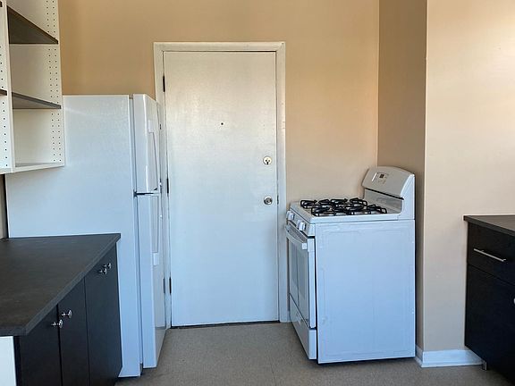 3rd image of 7235 S Phillips Ave APT 3E