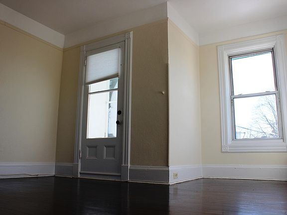 Living room (Continued)