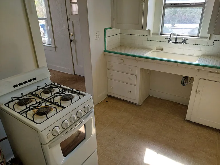 228 & 232 N Vine Ave — Photo 14
