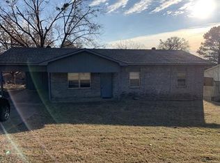 1812 N 28th St, Van Buren, AR 72956
