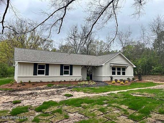 2nd image of 176 Oak Hill Dr