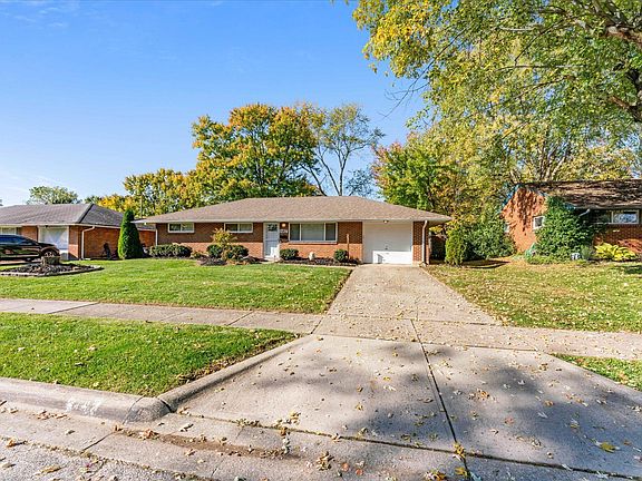 3rd image of 1467 Golding Dr