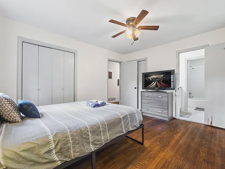 2523 Ben Hill Rd — Photo 17