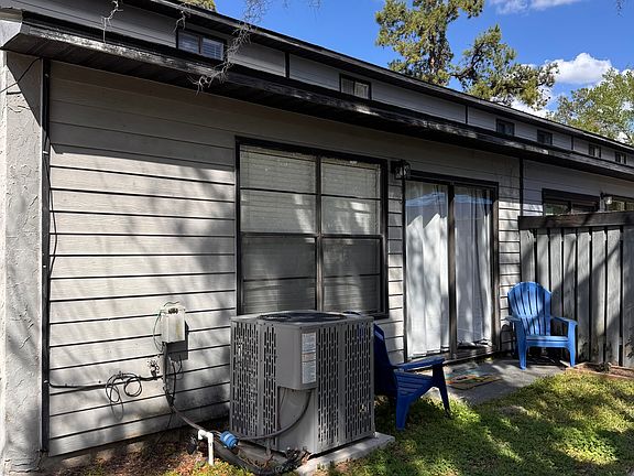 2nd image of 4417 SW 21st Ln