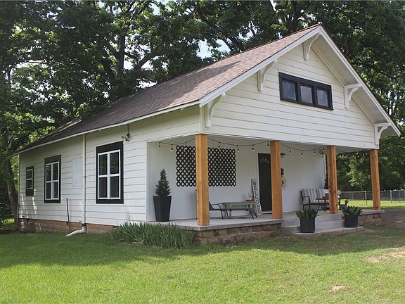 2nd image of 1113 N College Ave