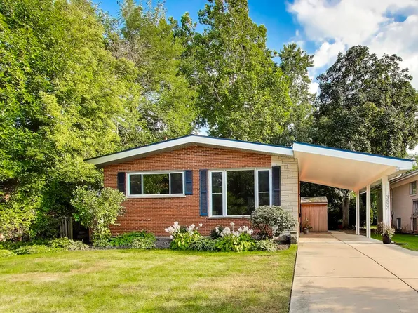 3827 White Cloud Dr, Skokie, IL 60076