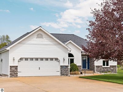 8480 Farm Ln, Cadillac, MI, 49601