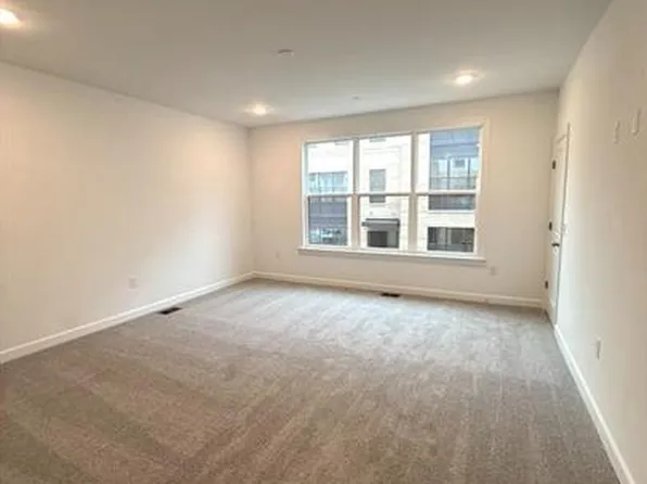 5024 Longmire Way Unit 81, Chantilly, VA 20151