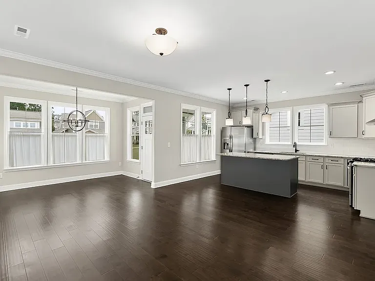 18 Cottage Knoll Cir — Photo 8