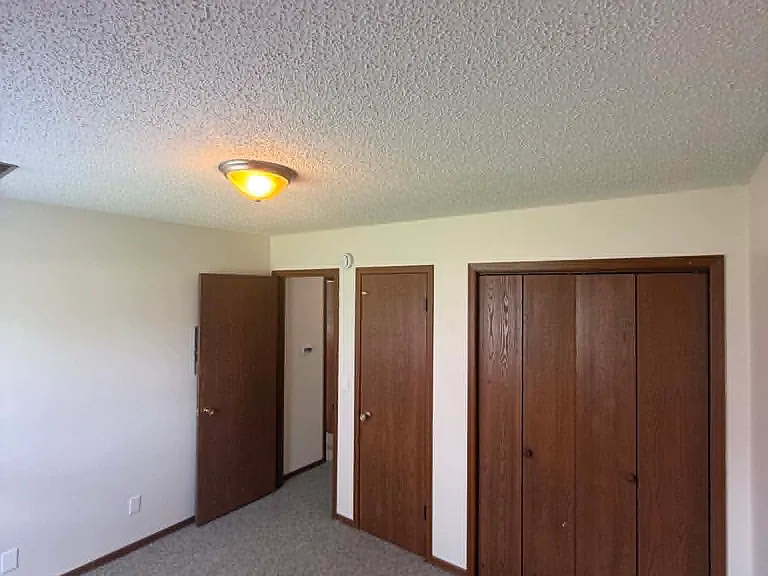 340 S Yorktown Pike — Photo 9