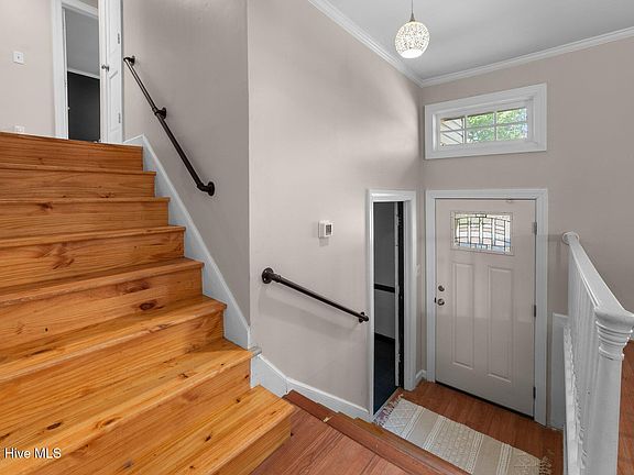 5th image of 202 Whittington Circle