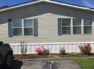 226 Horseshoe Dr, Garnet Valley, PA 19060
