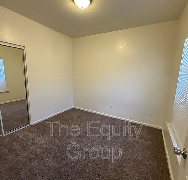2423 W Sunnyside Ave — Photo 7