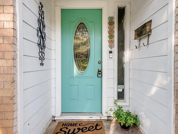 3rd image of 602 Cannon Dr