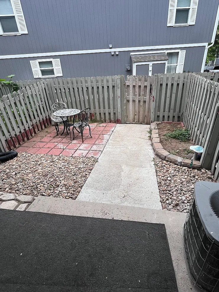Oakcrest Cir, Castle Rock — Photo 2