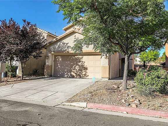 3rd image of 235 Del Cira Ave