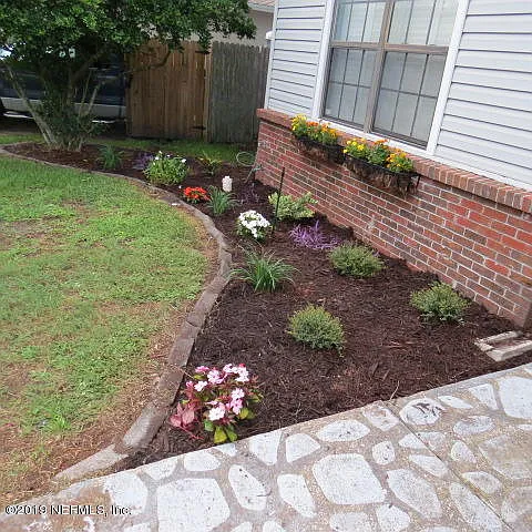 335 Hickory Hollow Dr N — Photo 4