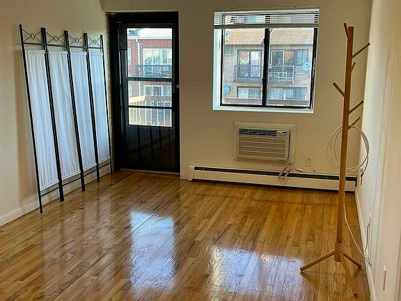 4th image of 75-46 113th St #2AA