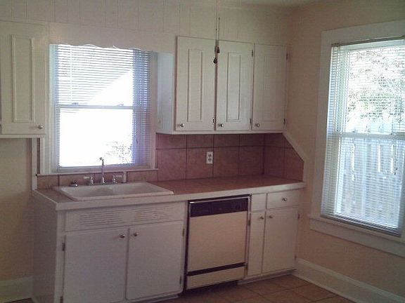 3rd image of 166 Rocklawn Ave