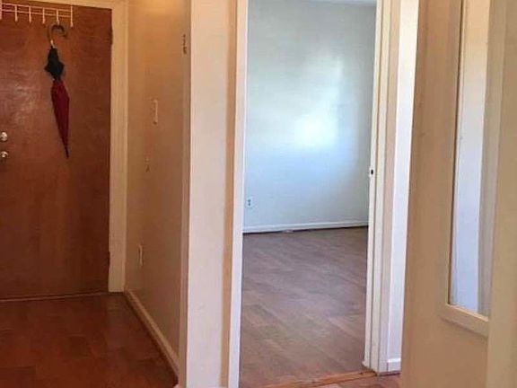 4th image of 218 Foster Ave #2R