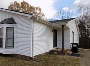 1489 Nichols Dr, Clarksville, TN 37042
