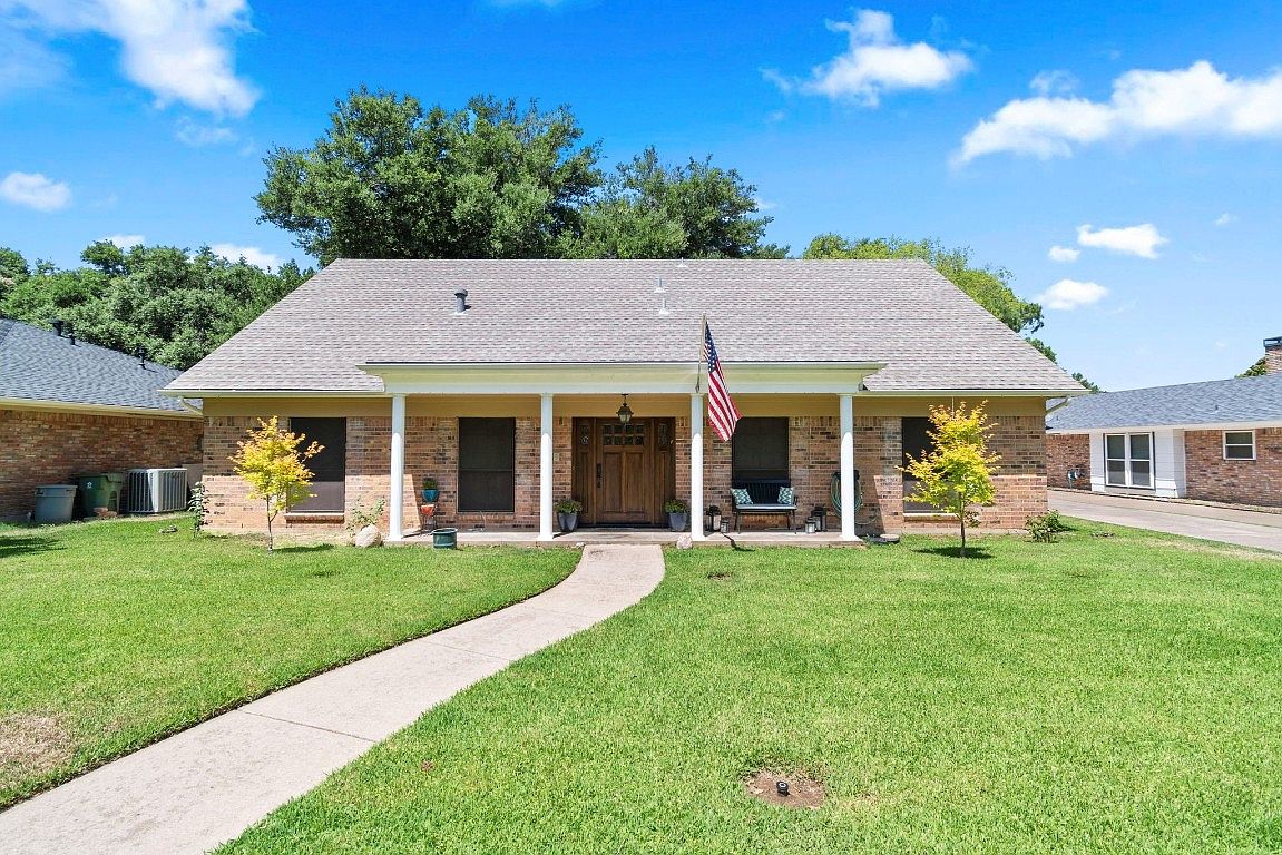 1810 Lakeside Dr, Arlington, TX 76013 MLS 20383125 Zillow