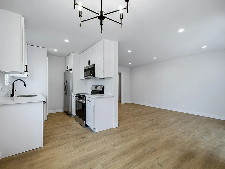 1738 Colby Ave #1 — Photo 10