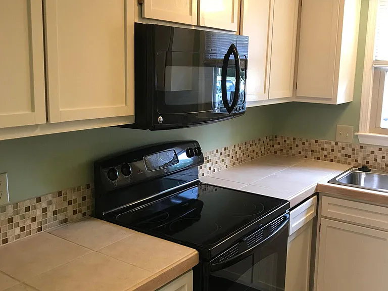 351 Wrenfield Rd #B — Photo 4