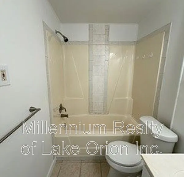 85 E Beverly Ave — Photo 9