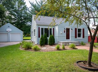 923 N Lakeview Ave, Port Washington, WI 53074