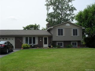 4109 Strathcona, Highland, MI 48357
