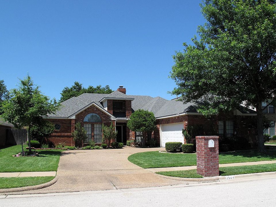 1st image of 2504 Fox Glenn Cir