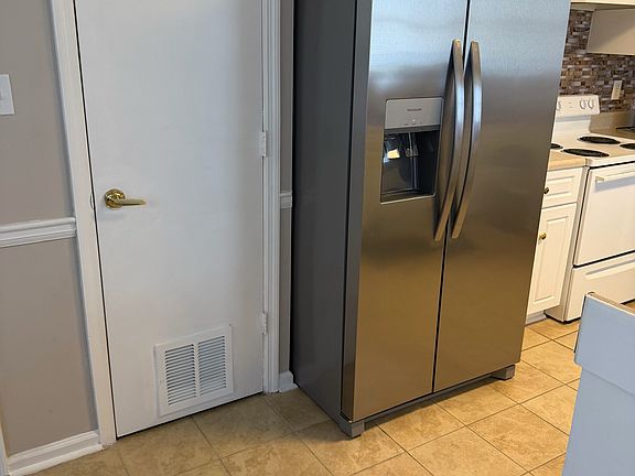 5th image of 3029 Miranda Rd