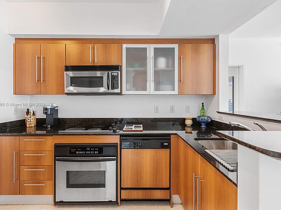 5th image of 335 Biscayne Blvd APT 3512