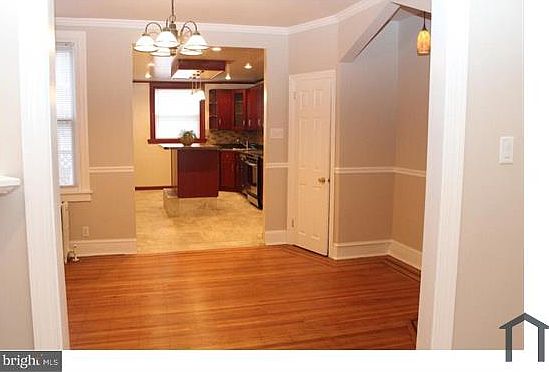 5th image of 5220 Euclid St
