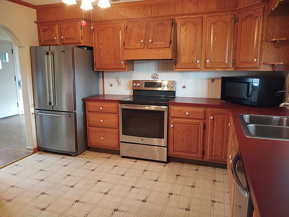 Beautiful spacious kitchen